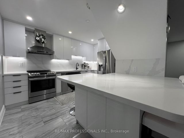 208 - 4005 Don Mills Rd