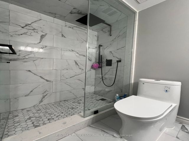 208 - 4005 Don Mills Rd