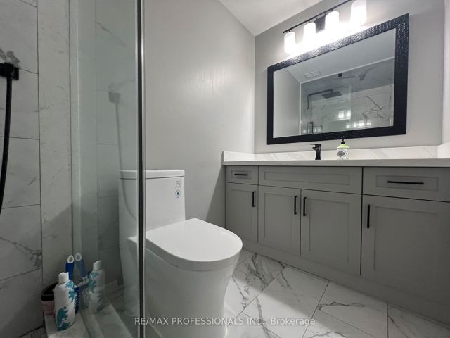 208 - 4005 Don Mills Rd