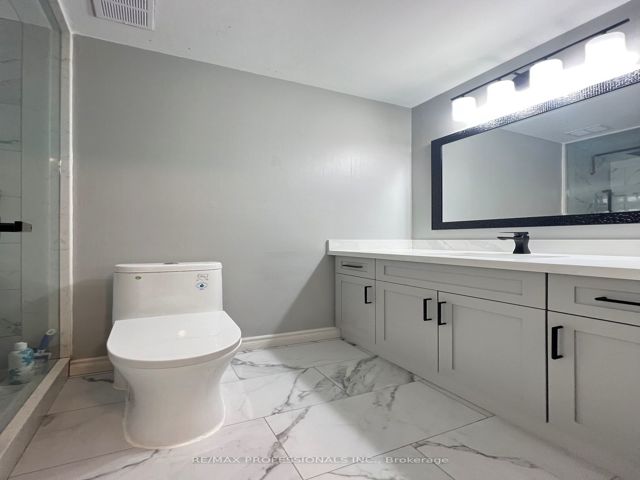 208 - 4005 Don Mills Rd