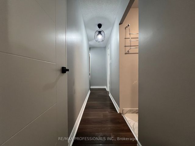 208 - 4005 Don Mills Rd