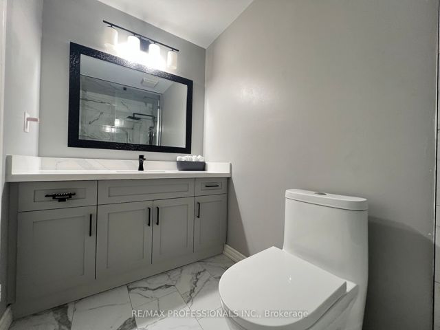 208 - 4005 Don Mills Rd