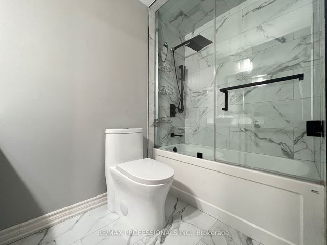 208 - 4005 Don Mills Rd