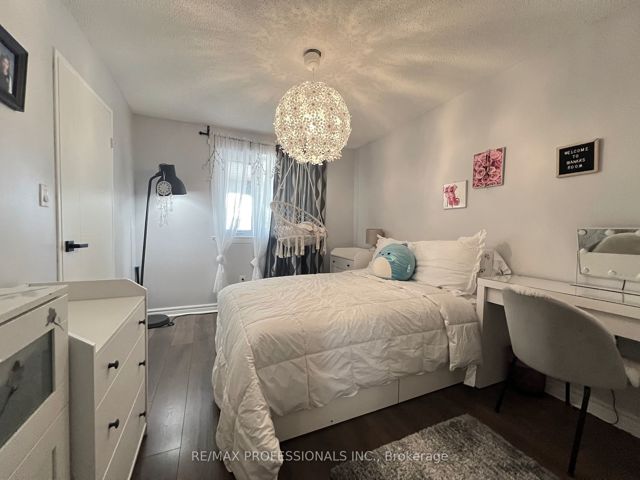 208 - 4005 Don Mills Rd