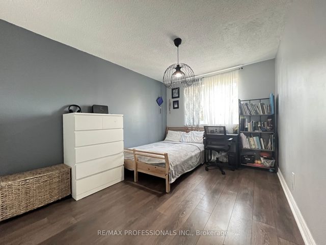 208 - 4005 Don Mills Rd