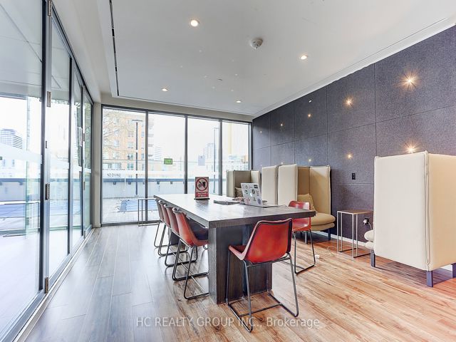 607 - 159 Dundas St E