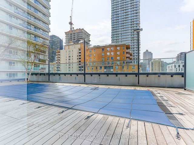 607 - 159 Dundas St E