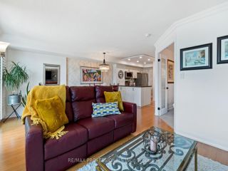 517 - 410 Queens Quay W
