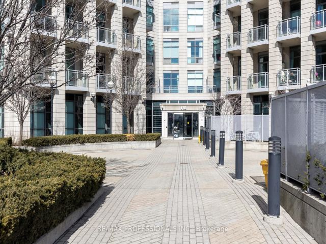 517 - 410 Queens Quay W