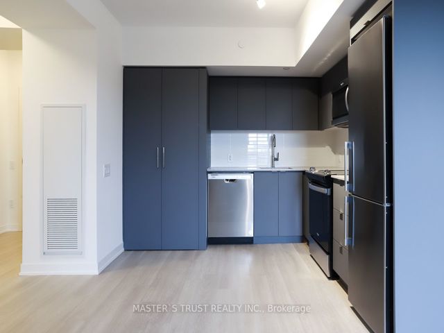 629 - 500 Wilson Ave