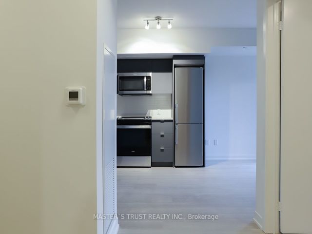 629 - 500 Wilson Ave