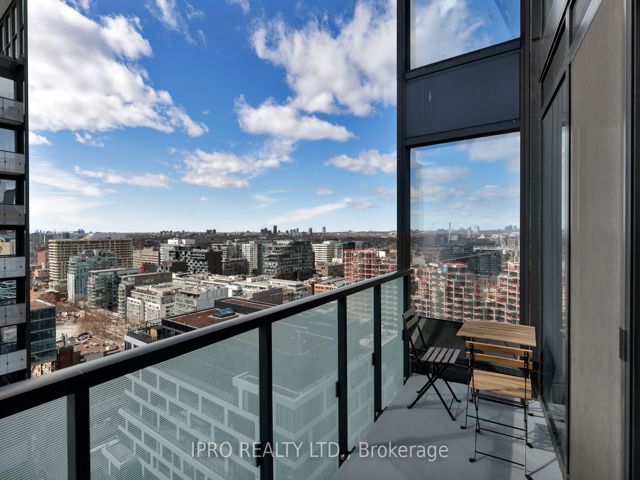 1805 - 470 Front St W