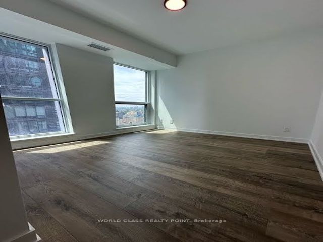 2904 - 327 King St W