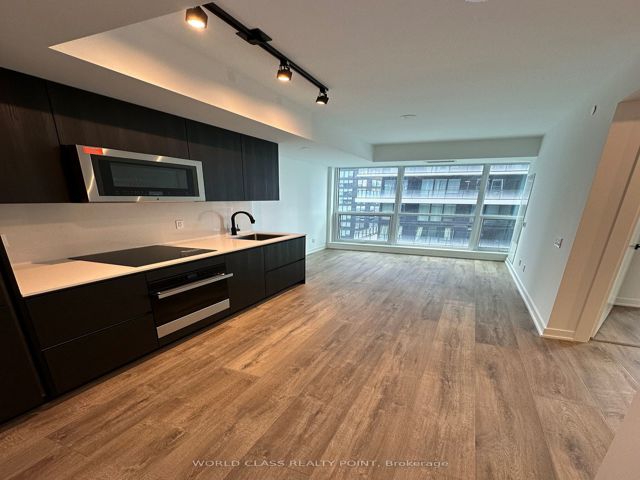 2904 - 327 King St W