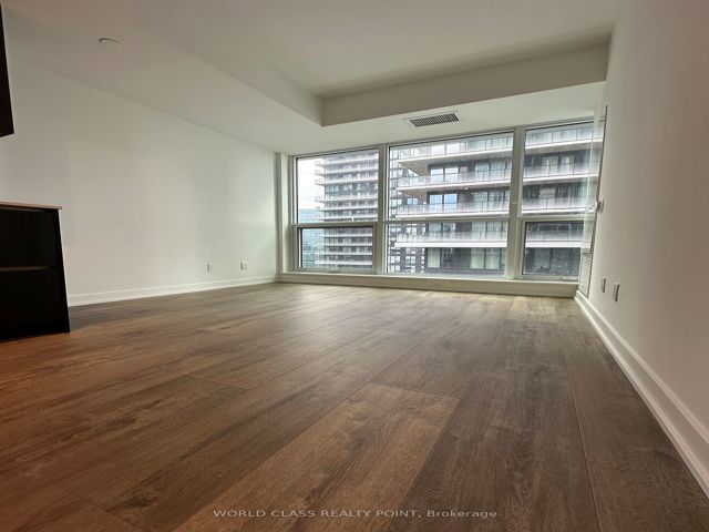 2904 - 327 King St W