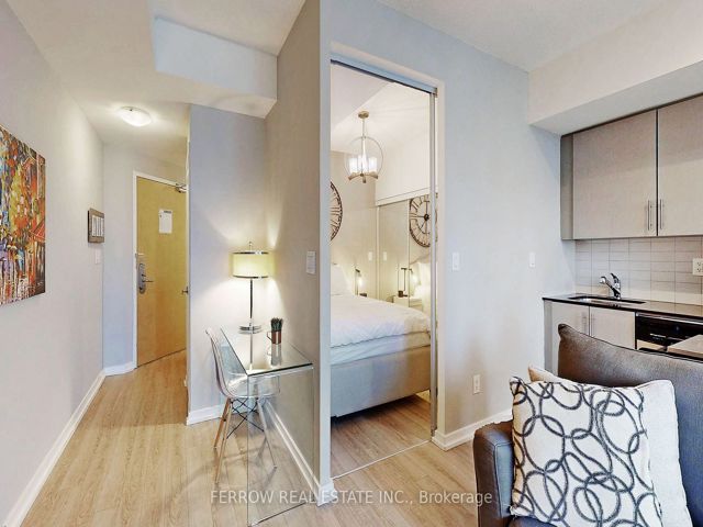 1306 - 55 Bremner Blvd