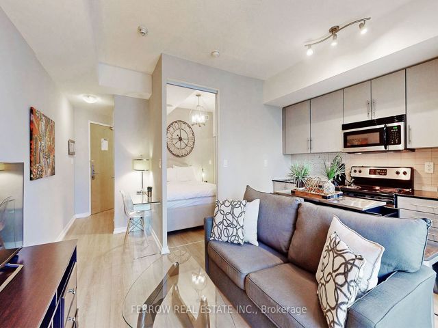 1306 - 55 Bremner Blvd