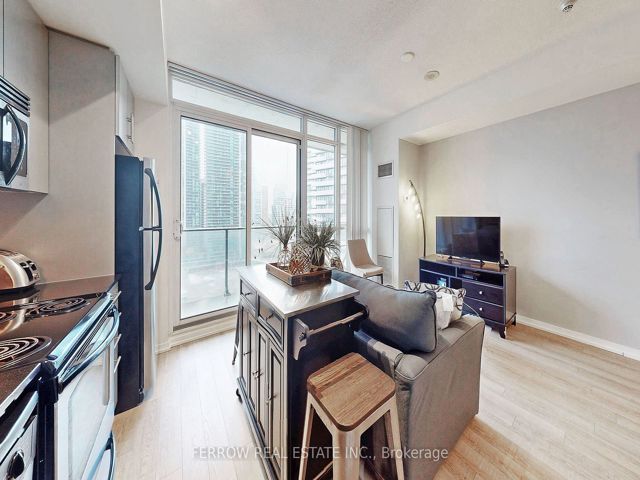 1306 - 55 Bremner Blvd
