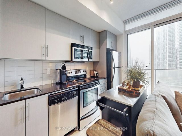1306 - 55 Bremner Blvd