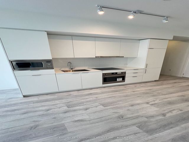 S316 - 8 Olympic Garden Dr