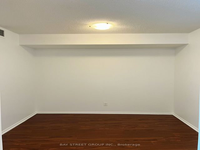 #1916 - 509 Beecroft Rd