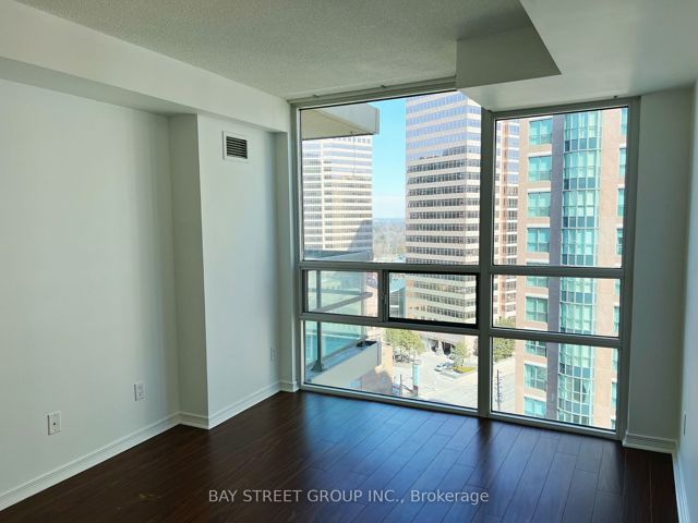 #1916 - 509 Beecroft Rd