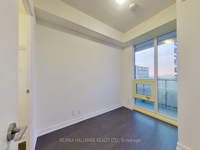 3601 - 2221 Yonge St