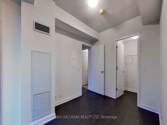 3601 - 2221 Yonge St
