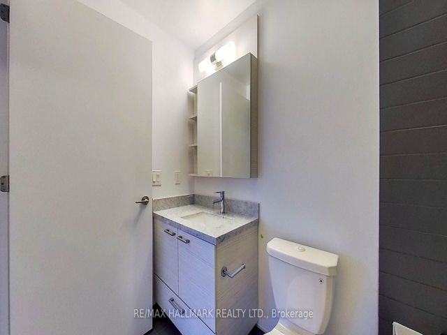 3601 - 2221 Yonge St