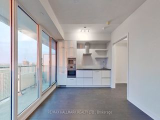 3601 - 2221 Yonge St