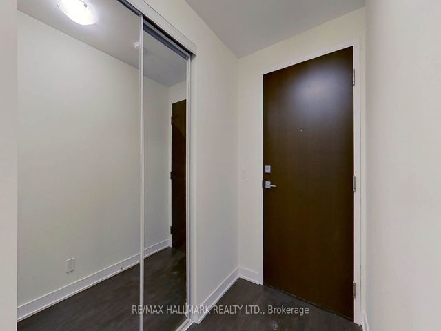 3601 - 2221 Yonge St