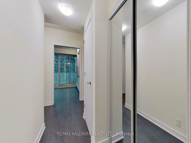 3601 - 2221 Yonge St