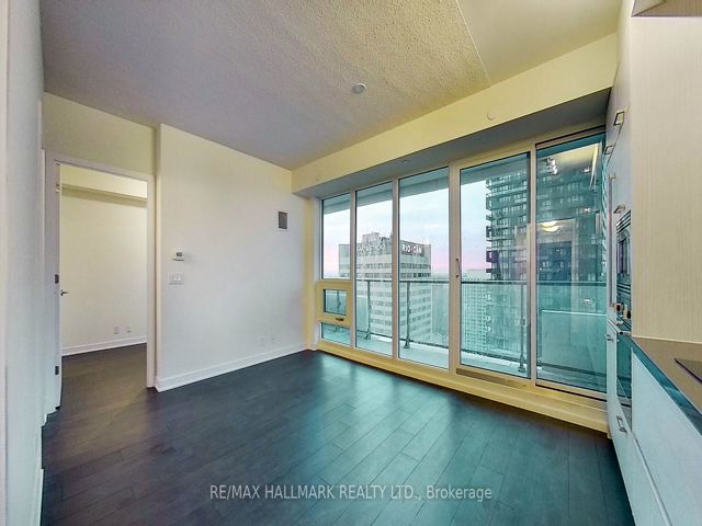 3601 - 2221 Yonge St