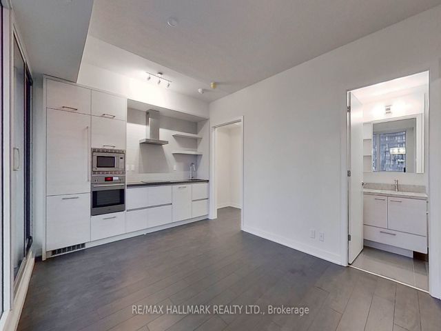 3601 - 2221 Yonge St