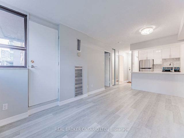 1008 - 120 Saint Patrick St