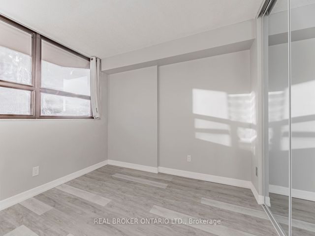 1008 - 120 Saint Patrick St