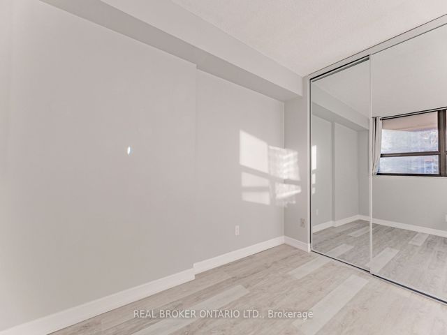 1008 - 120 Saint Patrick St