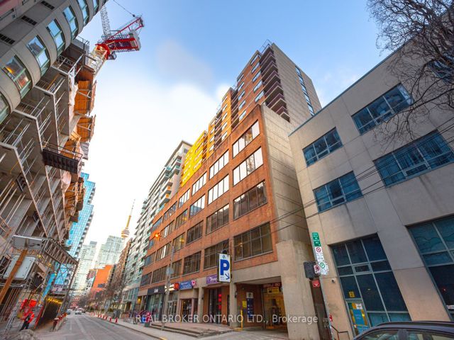 1008 - 120 Saint Patrick St