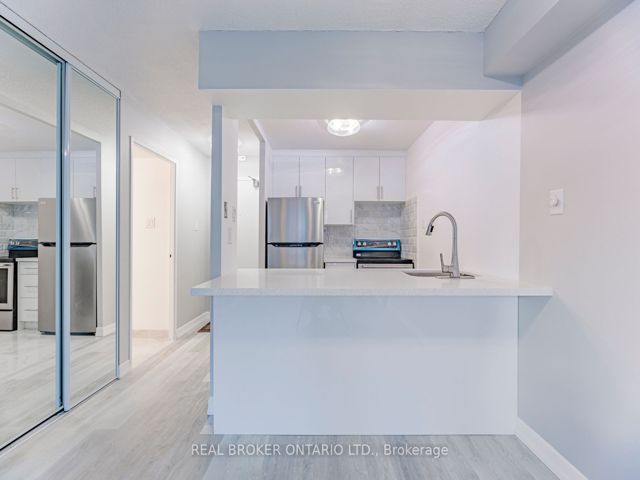 1008 - 120 Saint Patrick St