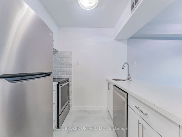 1008 - 120 Saint Patrick St