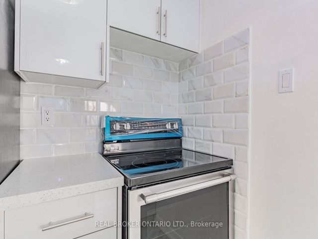 1008 - 120 Saint Patrick St