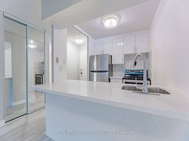 1008 - 120 Saint Patrick St