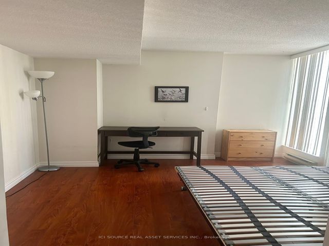 706 - 55 Centre Ave