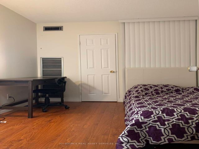 706 - 55 Centre Ave