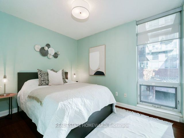 211 - 205 Frederick St