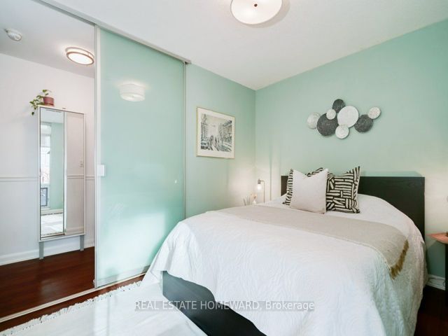 211 - 205 Frederick St