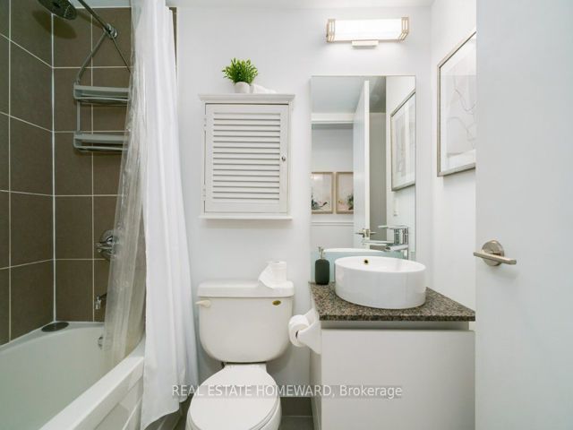211 - 205 Frederick St