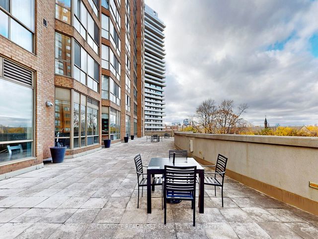 2505 - 44 St. Joseph St