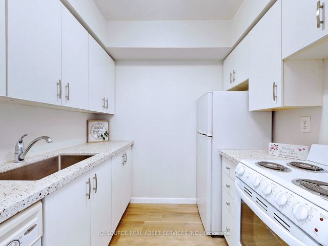 2505 - 44 St. Joseph St