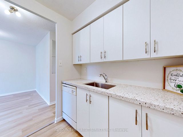 2505 - 44 St. Joseph St